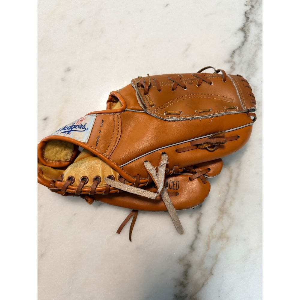 Vintage LA Dodgers Baseball Glove Tan Leather Custom Built 2606 MLB RH